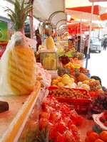 There's a lot of fruit for sale now that it's gotten hot, hot, hot! I particularly enjoy the style of cut that's used for pineapples.