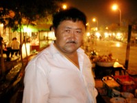 Down at the end of Bositeng Lu lies the center of Uyghur nightlife in Korla. My buddy here serves a supposedly delicious (I've never tried it) concoction made from all the delicious interior parts of a sheep.