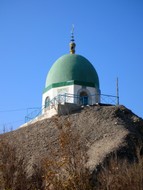 The small mosque in front of Korla's Uyghur graveyard.