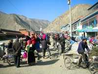 The outdoor market just outside of Labrang's main entrance shows a wide variety of Xiahe's inhabitants. 