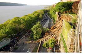 A massive, 100-year old retaining wall collapses onto the Henry Hudson Parkway, New York City. May 12, 2005. Courtesy: NY Times